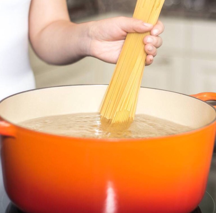 快速培根意面 quick pasta alla carbonara的做法 步骤1