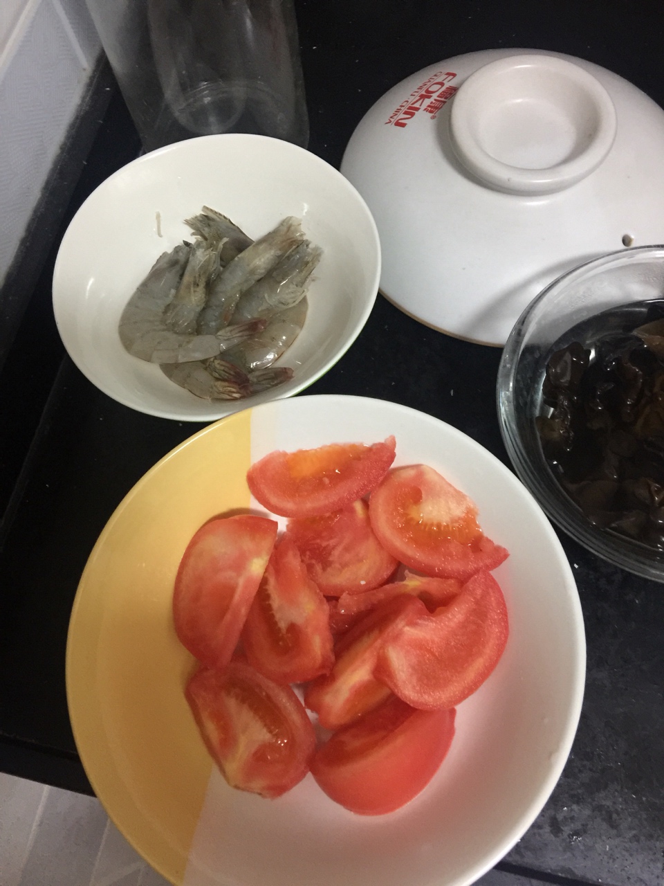鮮蝦豆腐白菜砂鍋的做法 步骤1