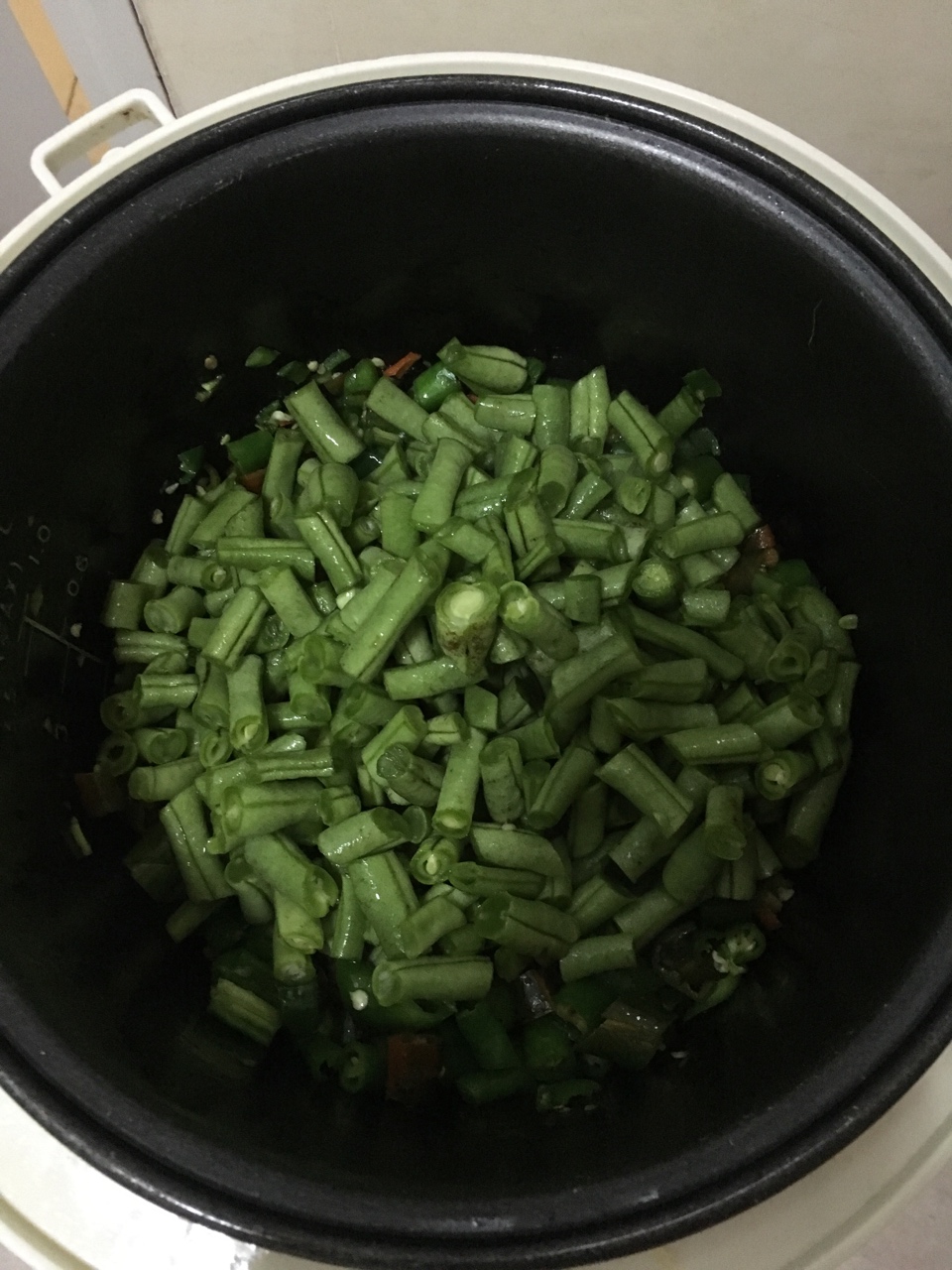 辣椒炒四季豆的做法 步骤1