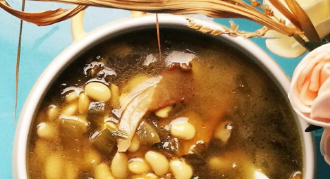 熱騰騰的酸菜黃豆湯，鮮爽又營養•圓滿素食的做法 步骤7