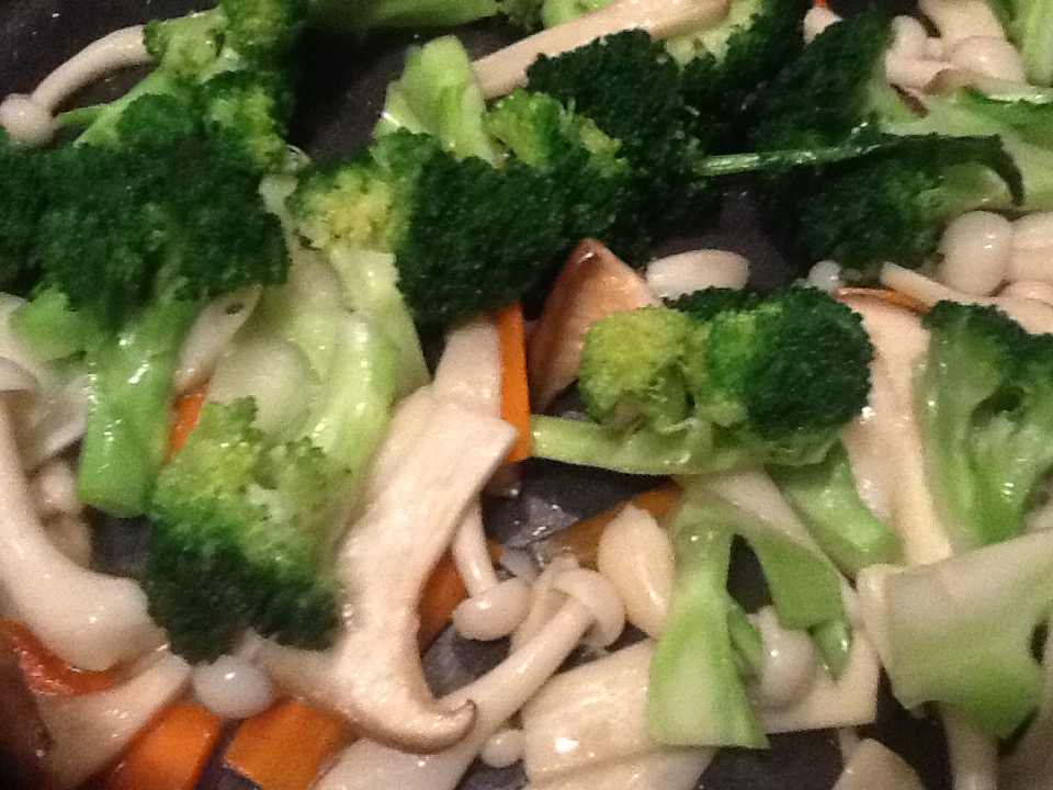 味噌拌蔬菜和菌菇的做法 步骤3