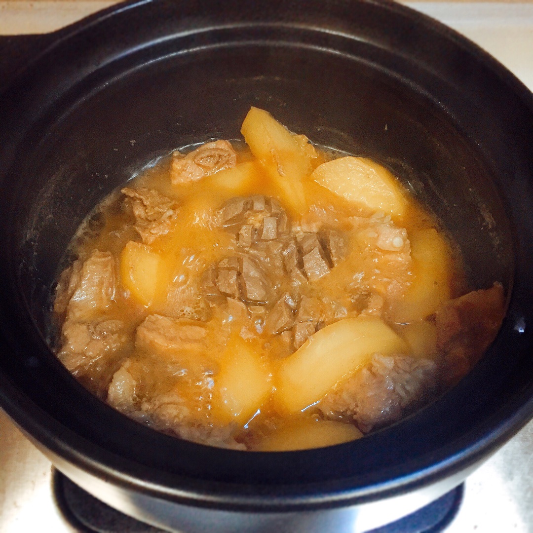 林師傅-牛肉丸排骨沙茶煲的做法 步骤1