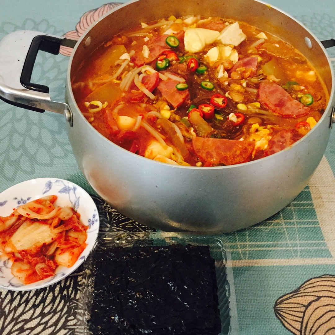 韓式泡菜一鍋炖的做法 步骤3