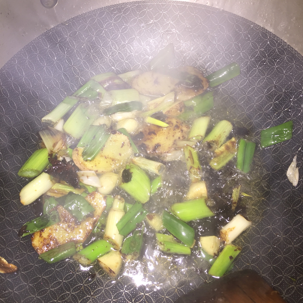 黃豆咸菜燒鯽魚的做法 步骤14