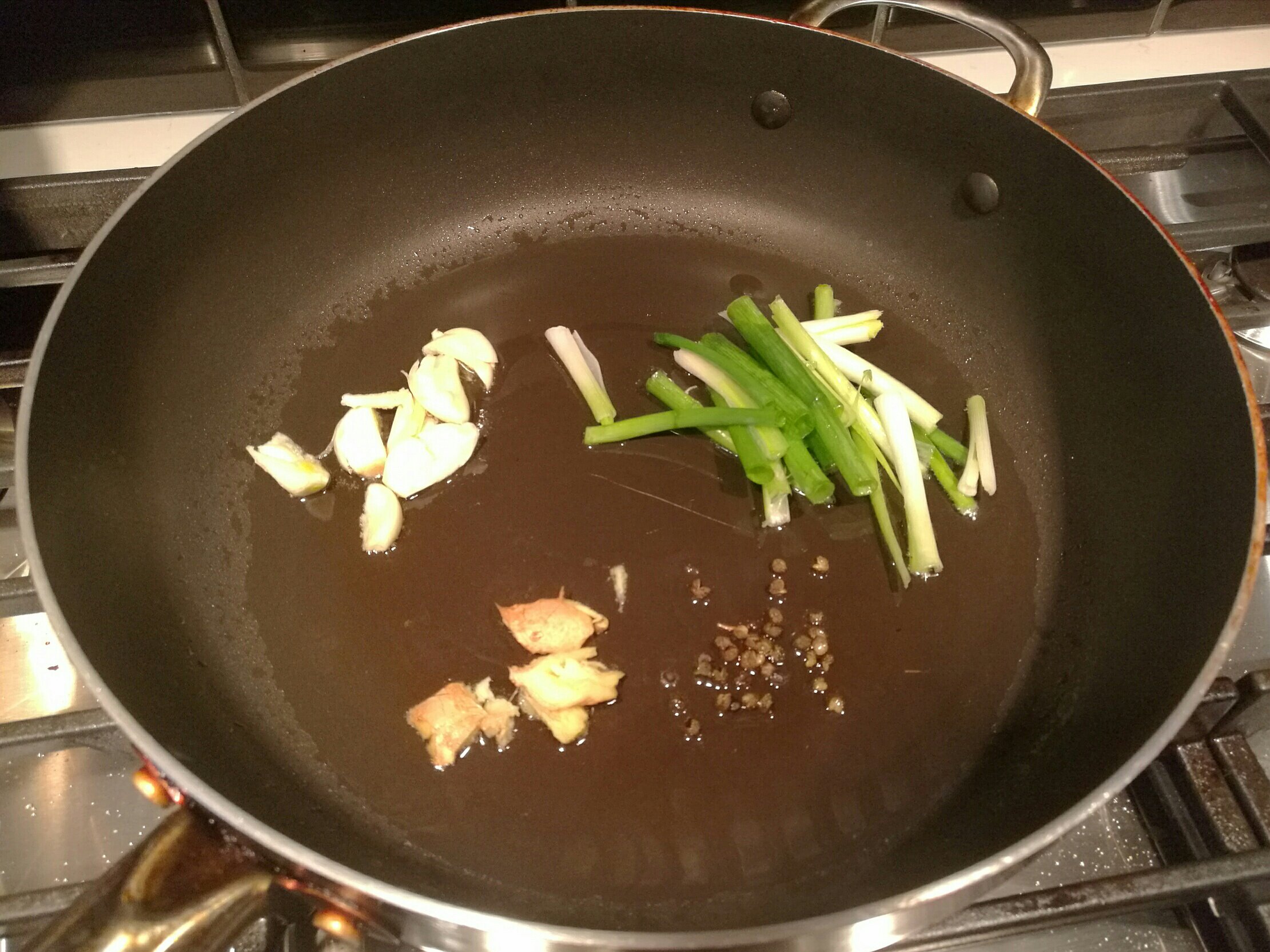 腐乳燒排骨土豆胡蘿卜的做法 步骤2