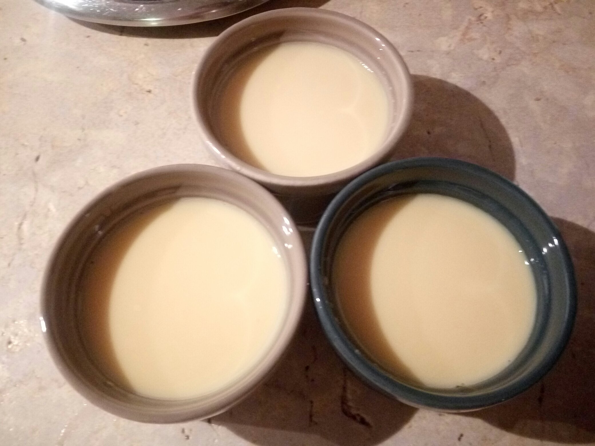 超簡單的牛奶雞蛋焦糖布丁的做法 步骤6
