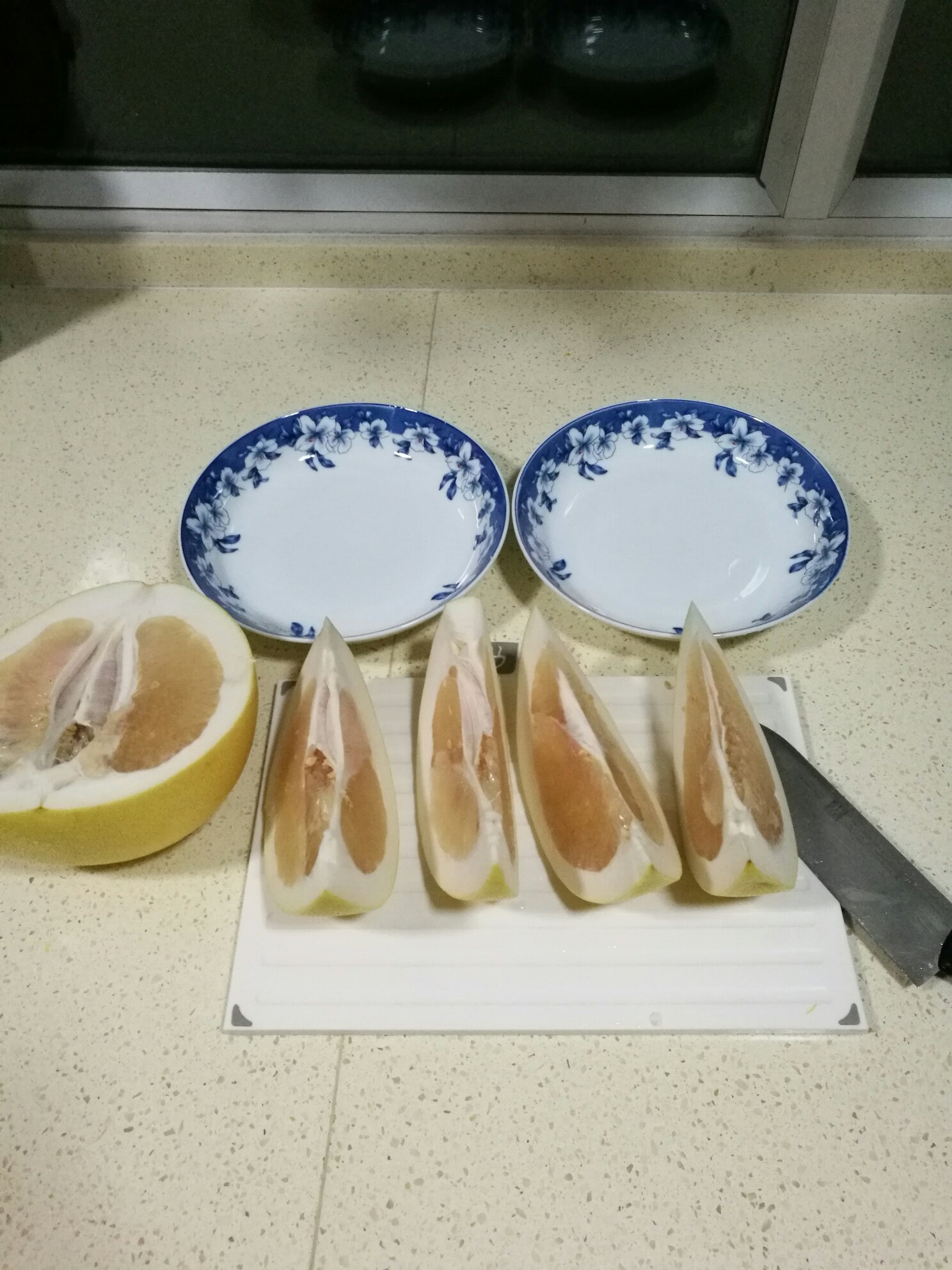 自制蜂蜜柚子茶的做法 步骤2