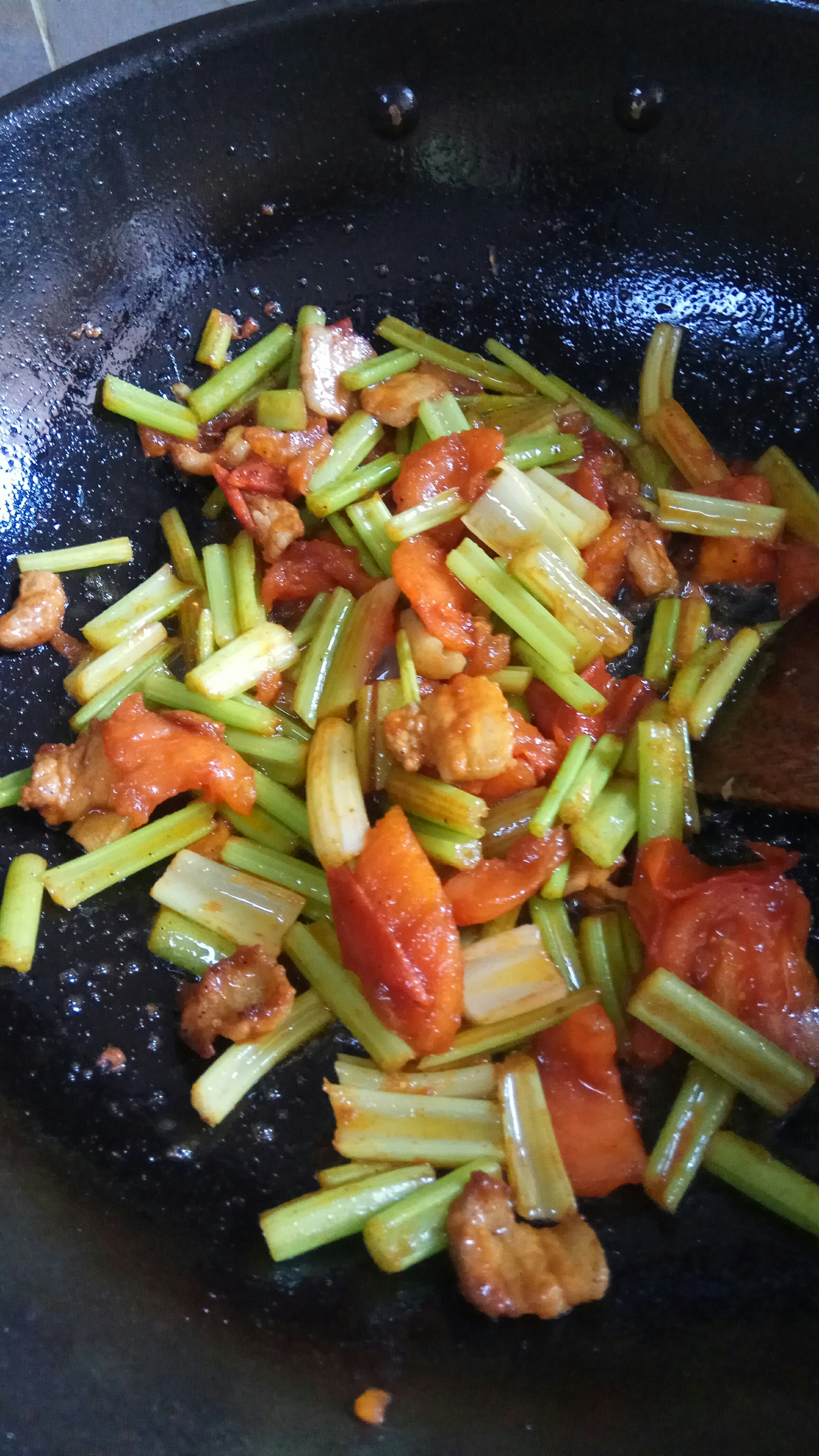 白菜芹菜西紅柿炒肉的做法 步骤9