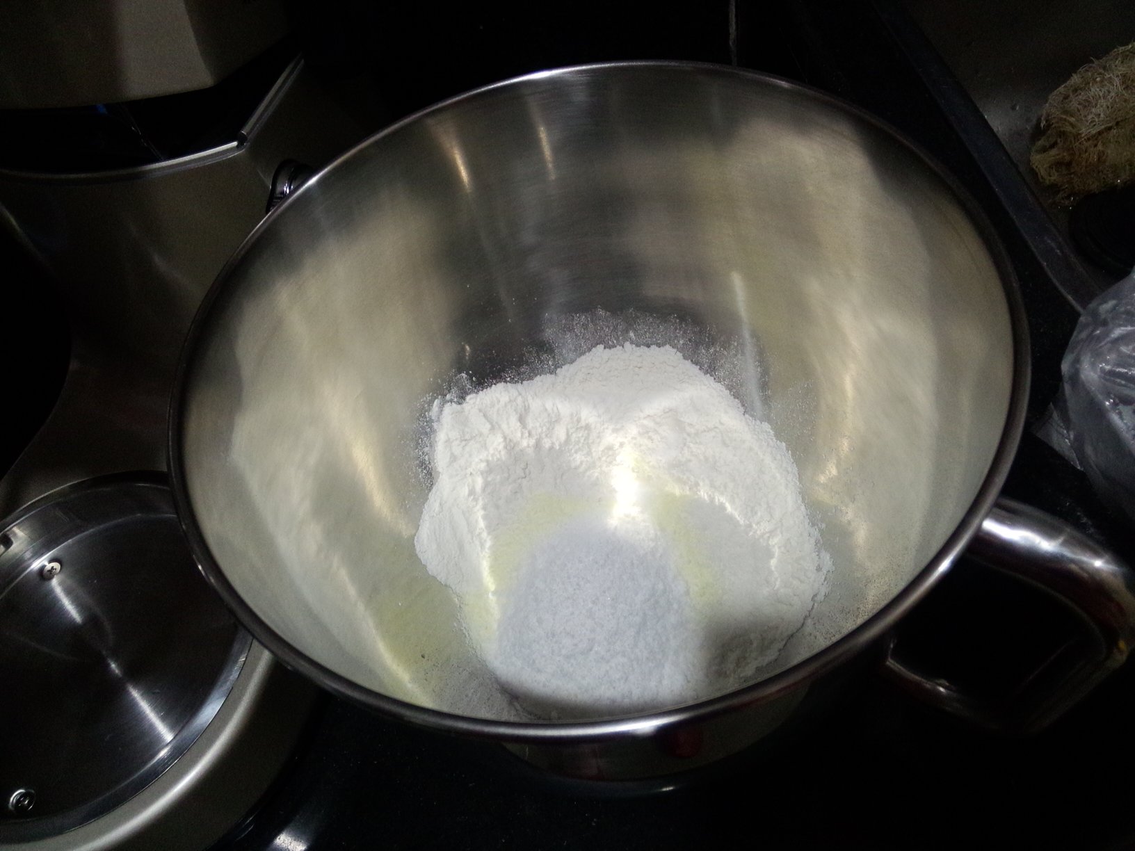 毛毛蟲豆沙面包的做法 步骤2