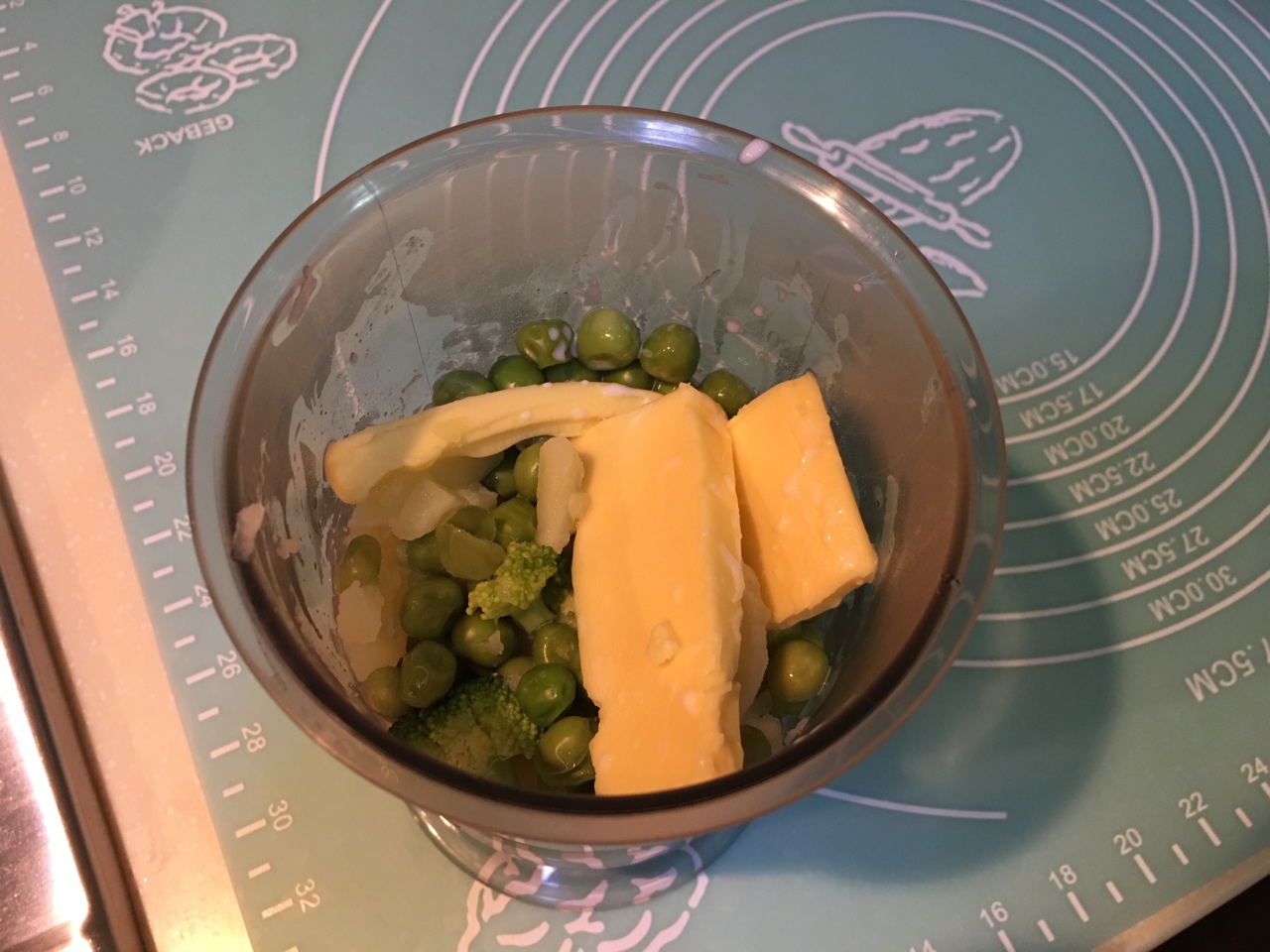 清新綠色土豆泥，口感超滑的做法 步骤1