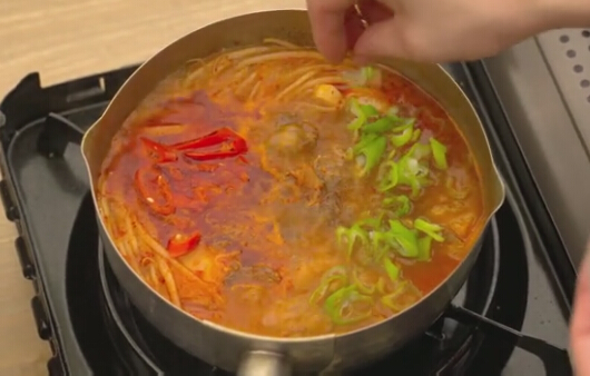 韓式辣牛肉湯的做法 步骤7