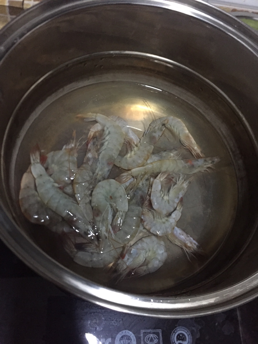 黃瓜鮮蝦餡水餃的做法 步骤1