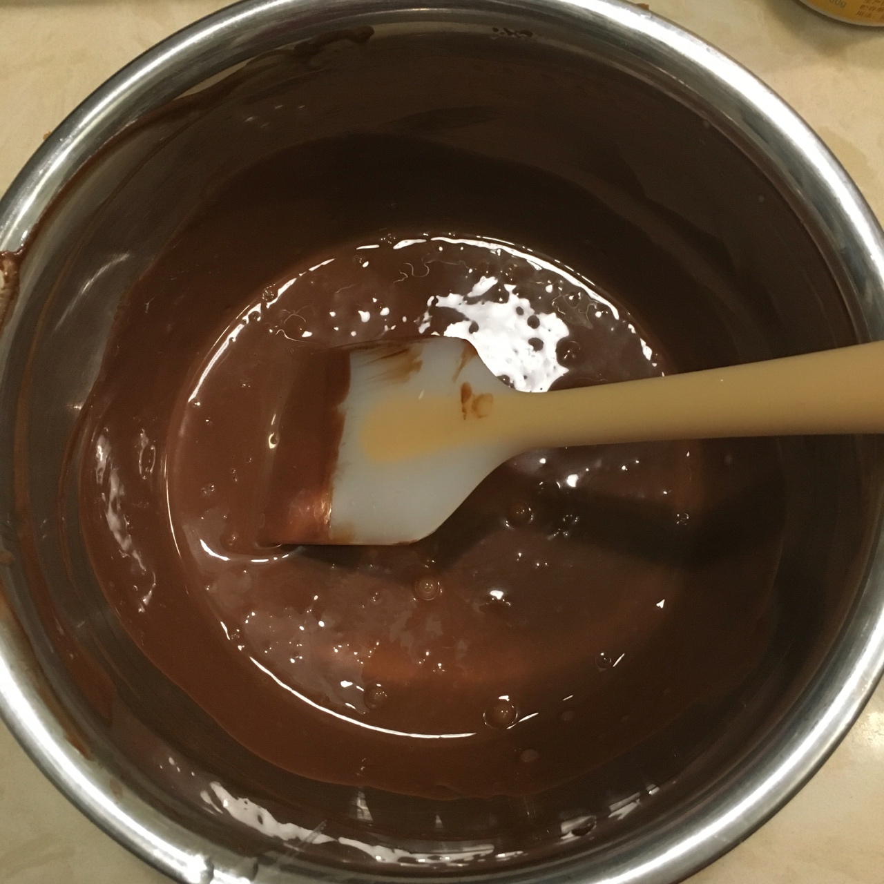 巧克力脆脆慕斯蛋糕的做法 步骤4