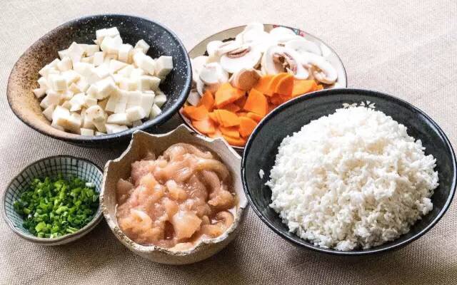 什錦燜飯&雞肉蘑菇燜飯的做法 步骤11