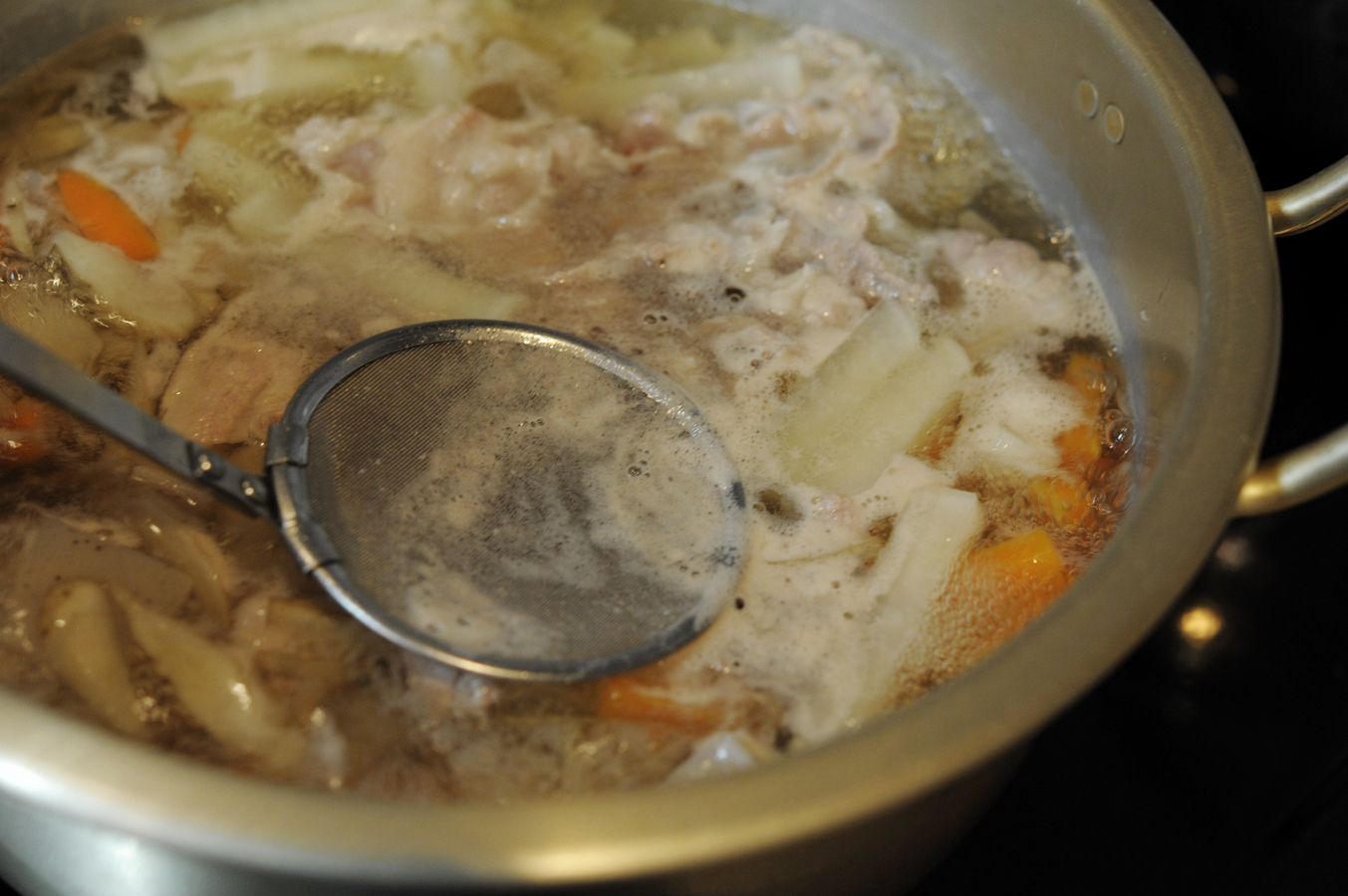 豚汁シモェペ（日式豬肉味噌湯）的做法 步骤5