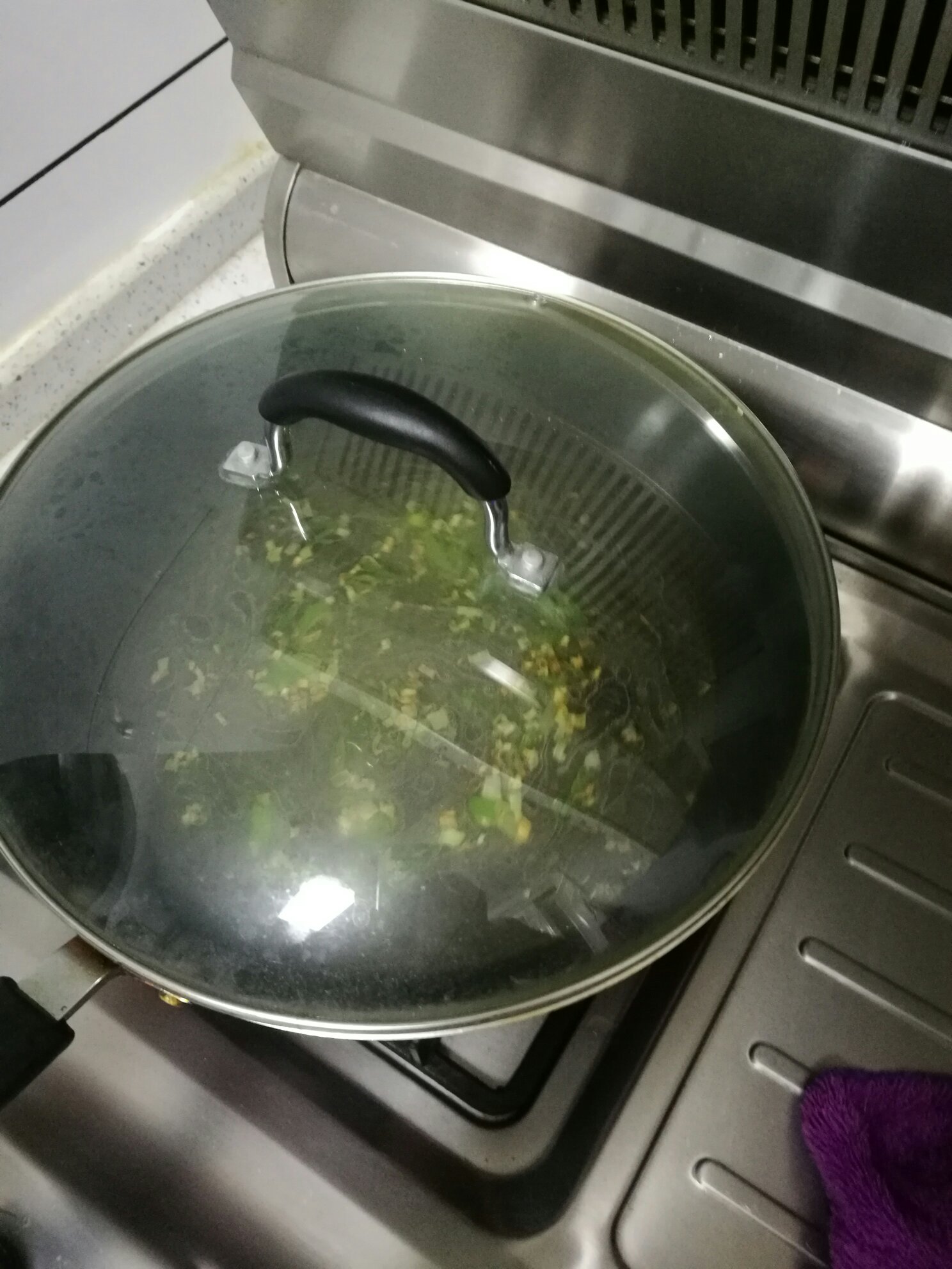 蒜黃清蛋湯的做法 步骤2