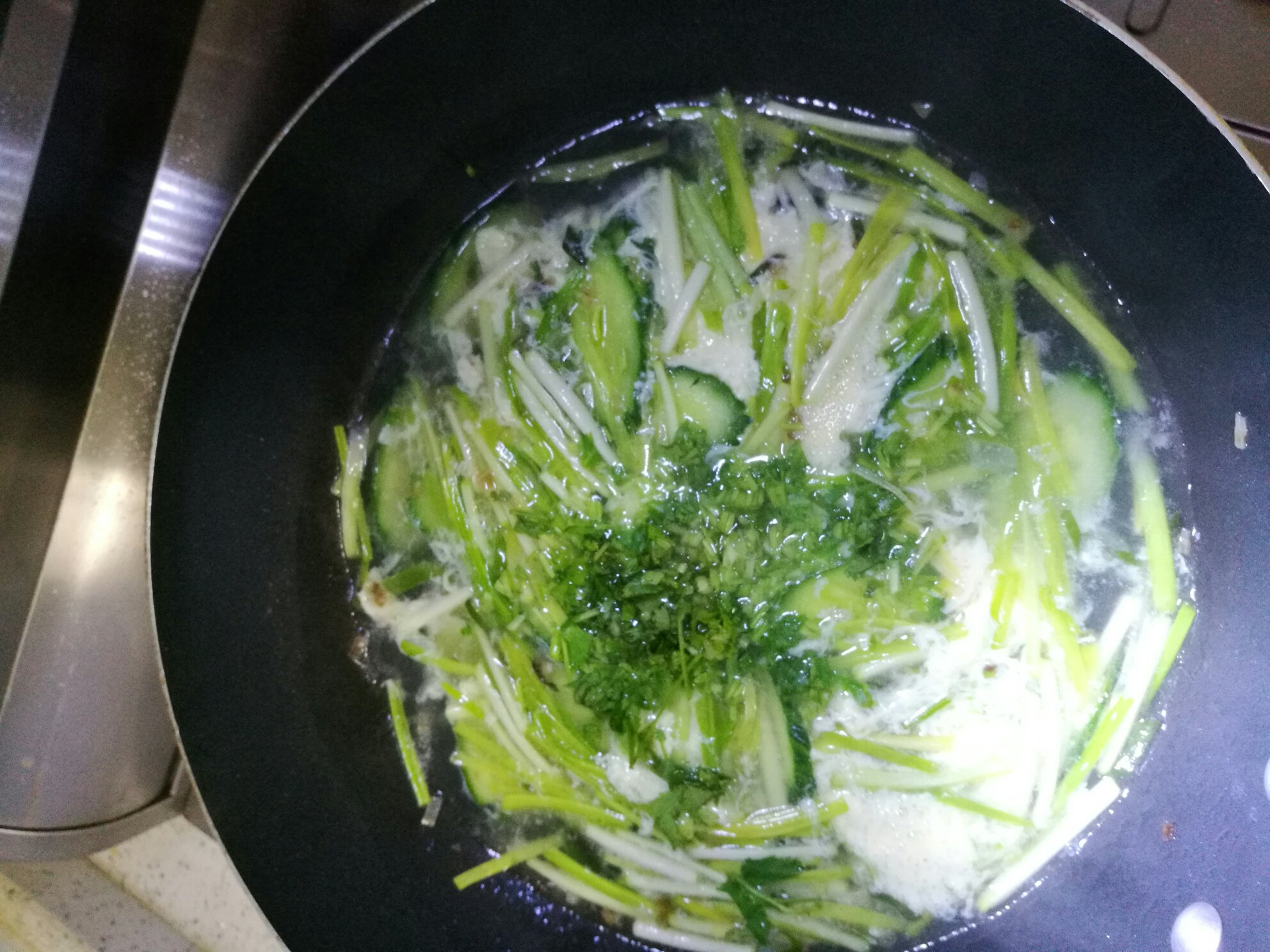 蒜黃清蛋湯的做法 步骤4