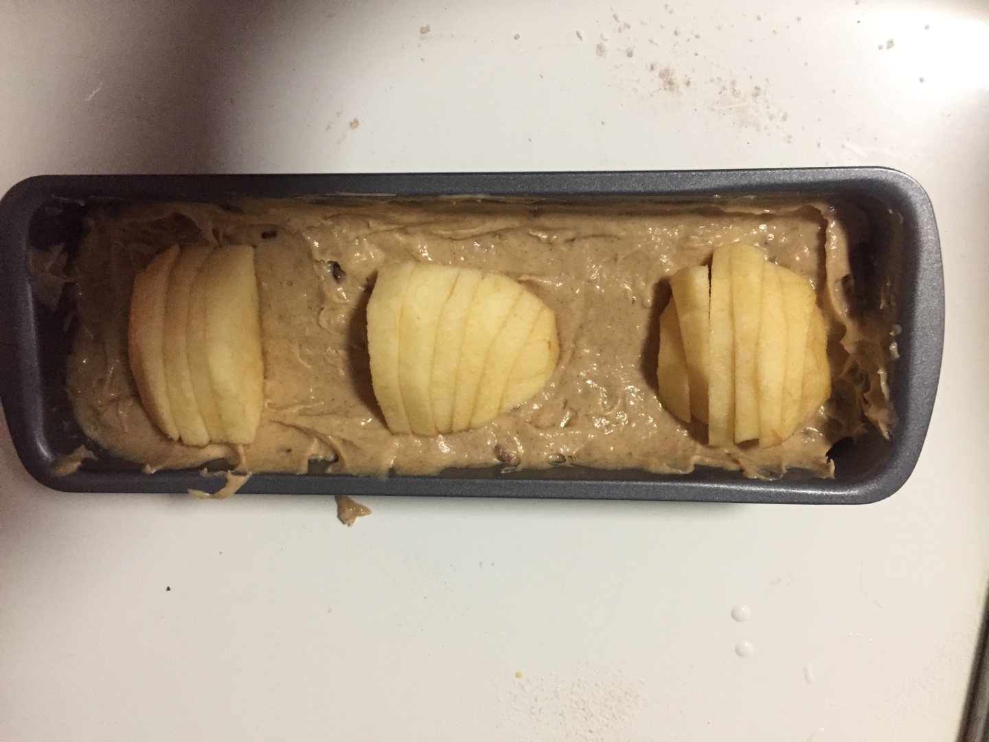 蘋果肉桂核桃磅蛋糕的做法 步骤3
