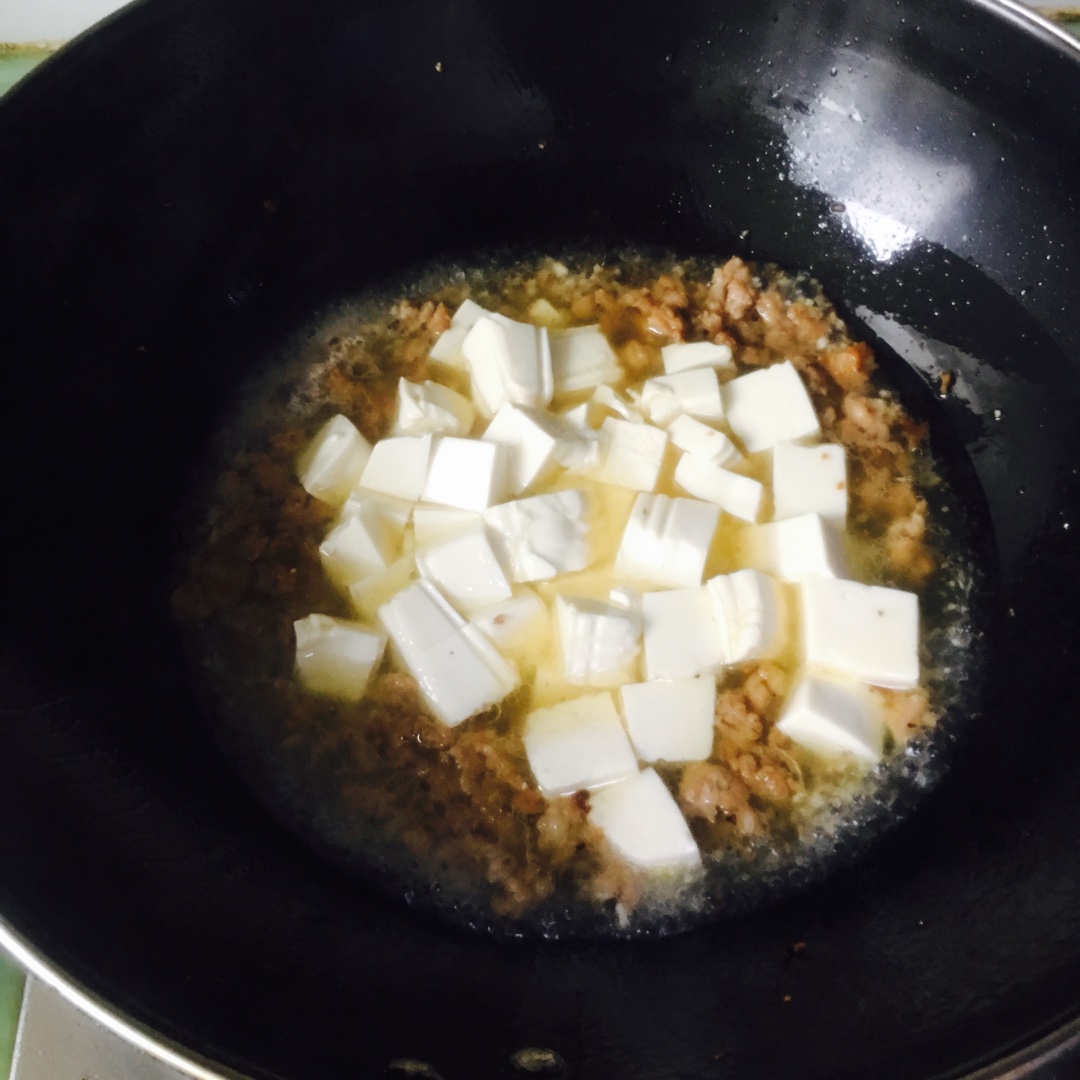 香菇肉沫豆腐的做法 步骤3