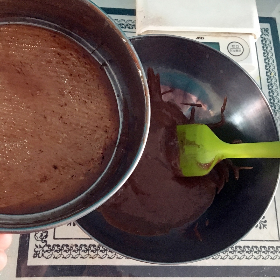 巧克力奶凍雙色奶油卷卷的做法 步骤5