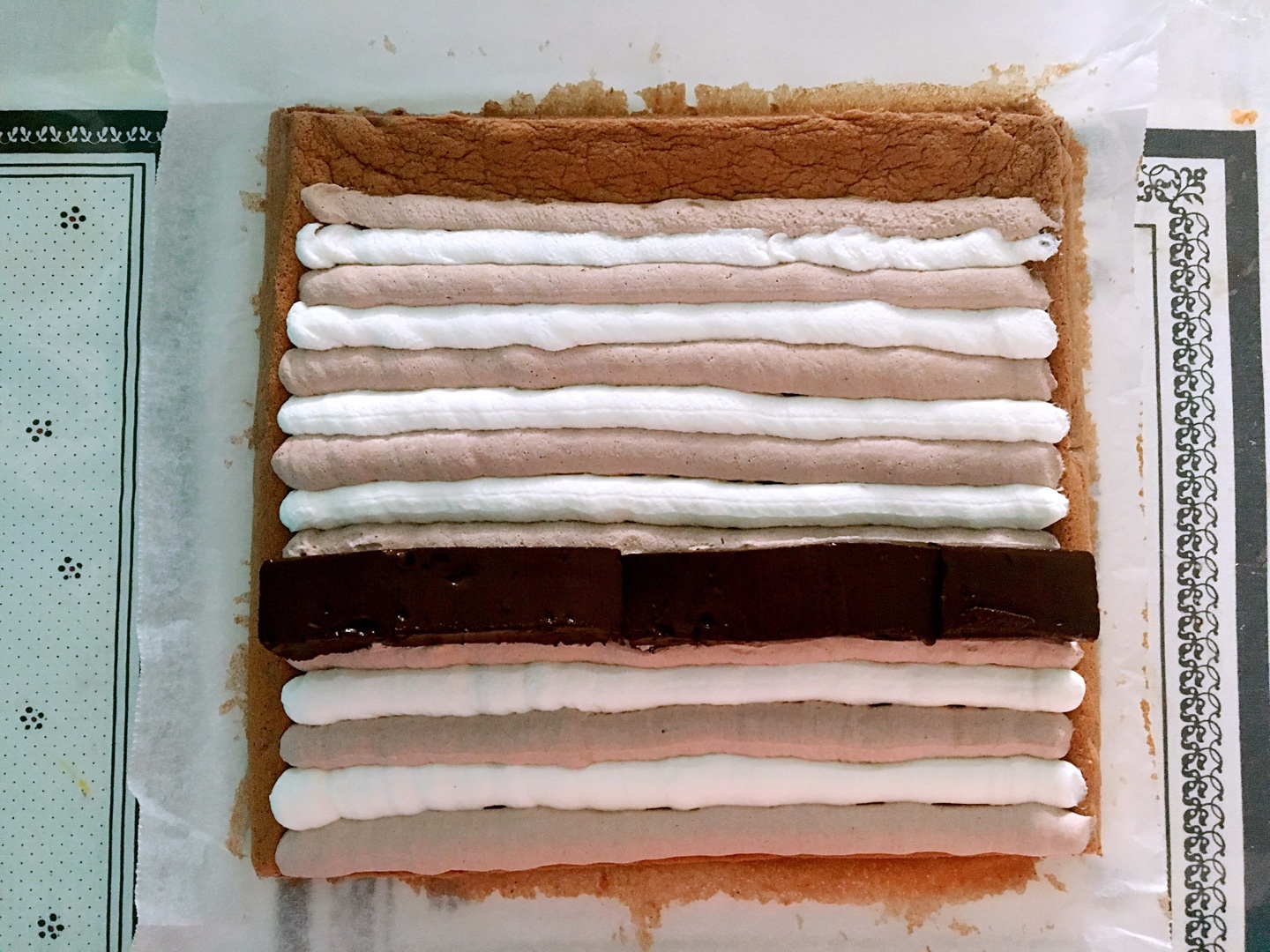 巧克力奶凍雙色奶油卷卷的做法 步骤13