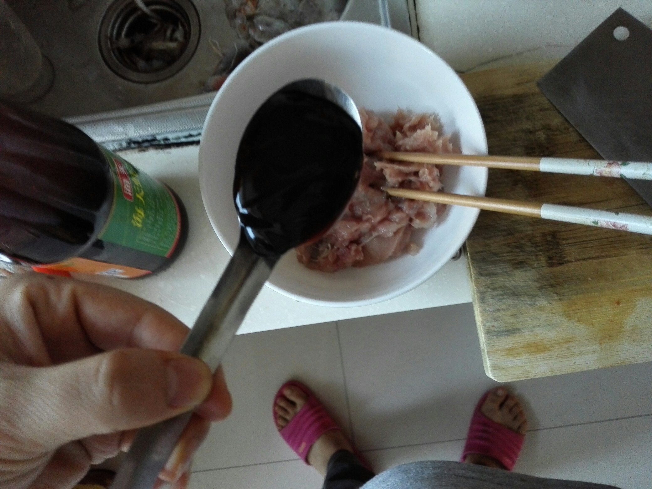 超級好吃的豬肉鮮蝦餛飩的做法 步骤3