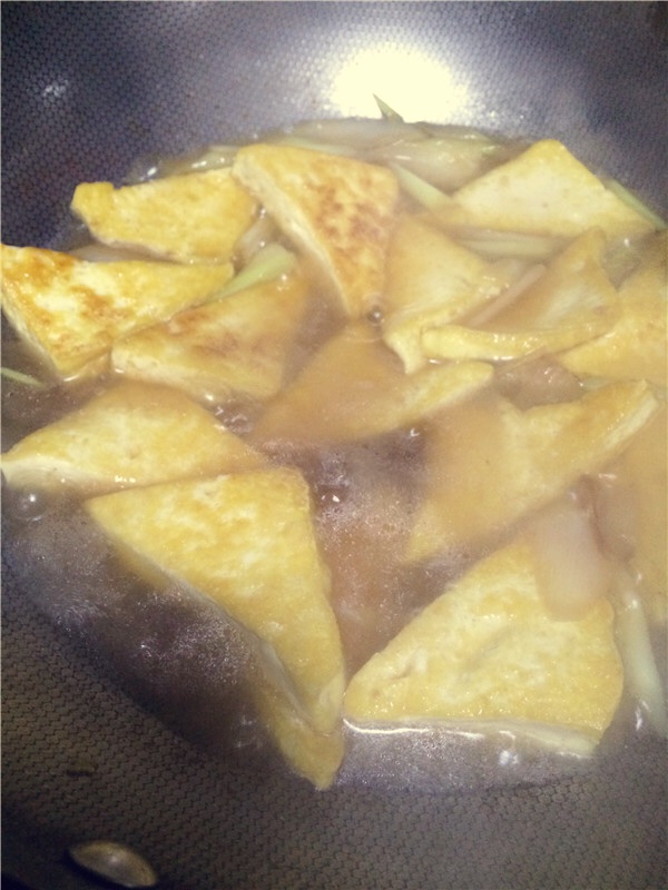 蔥黃燒豆腐的做法 步骤8