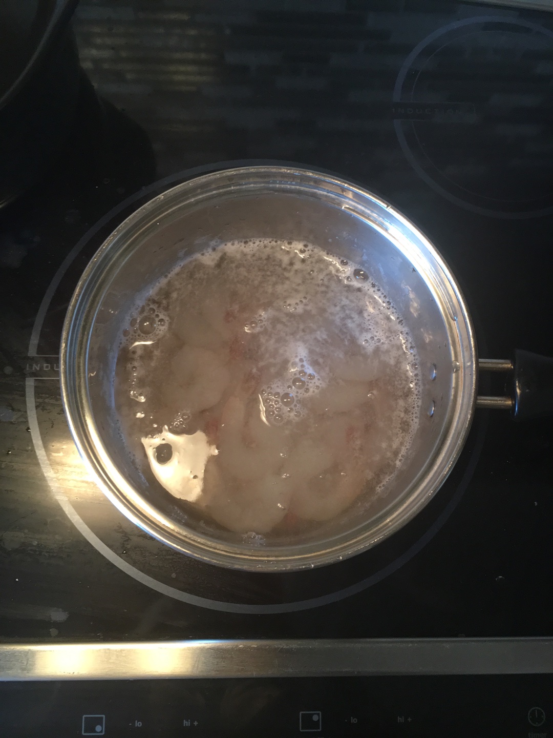 酸奶鮮蝦沙拉卷的做法 步骤3