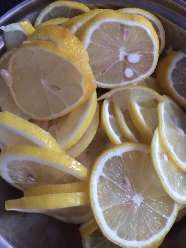 蜂蜜檸檬水的做法 步骤1