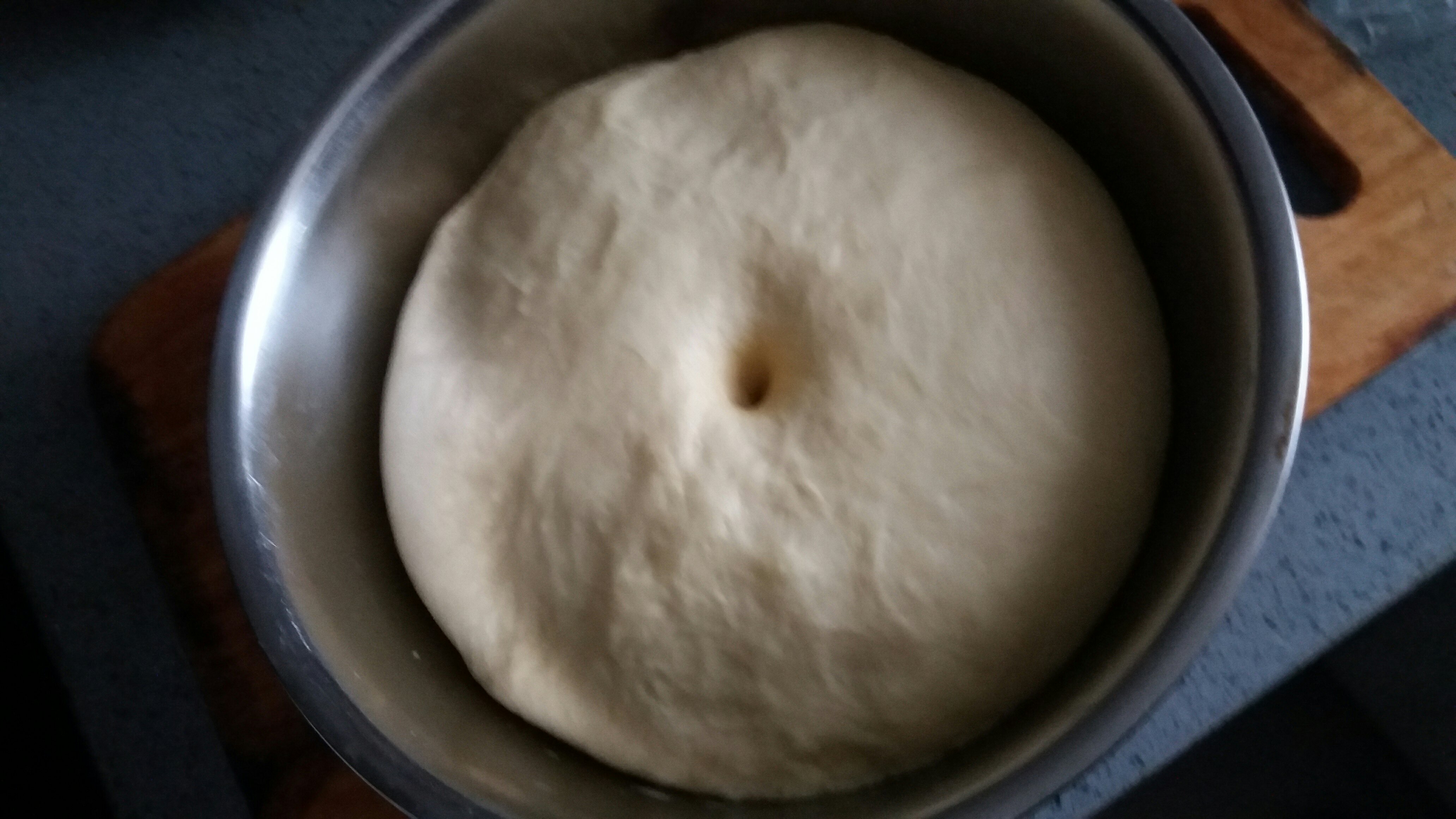 淡奶油松軟小面包的做法 步骤2