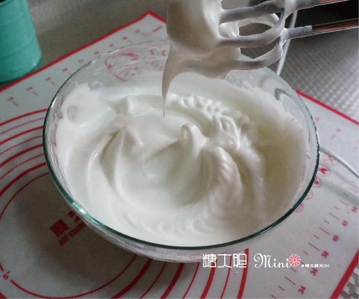 抹茶棉花蛋糕卷——又柔軟、又輕盈、又有抹茶的做法 步骤6