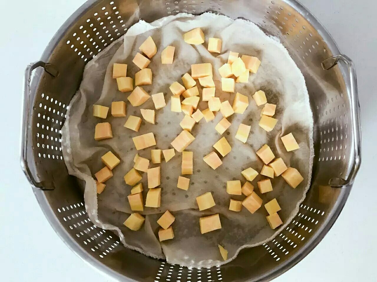 寶寶輔食︰栗子紅薯海綿蛋糕—加強版“海綿寶寶”來啦！12M+的做法 步骤5