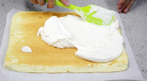 奶牛蛋糕卷+長頸鹿蛋糕卷的做法 步骤16