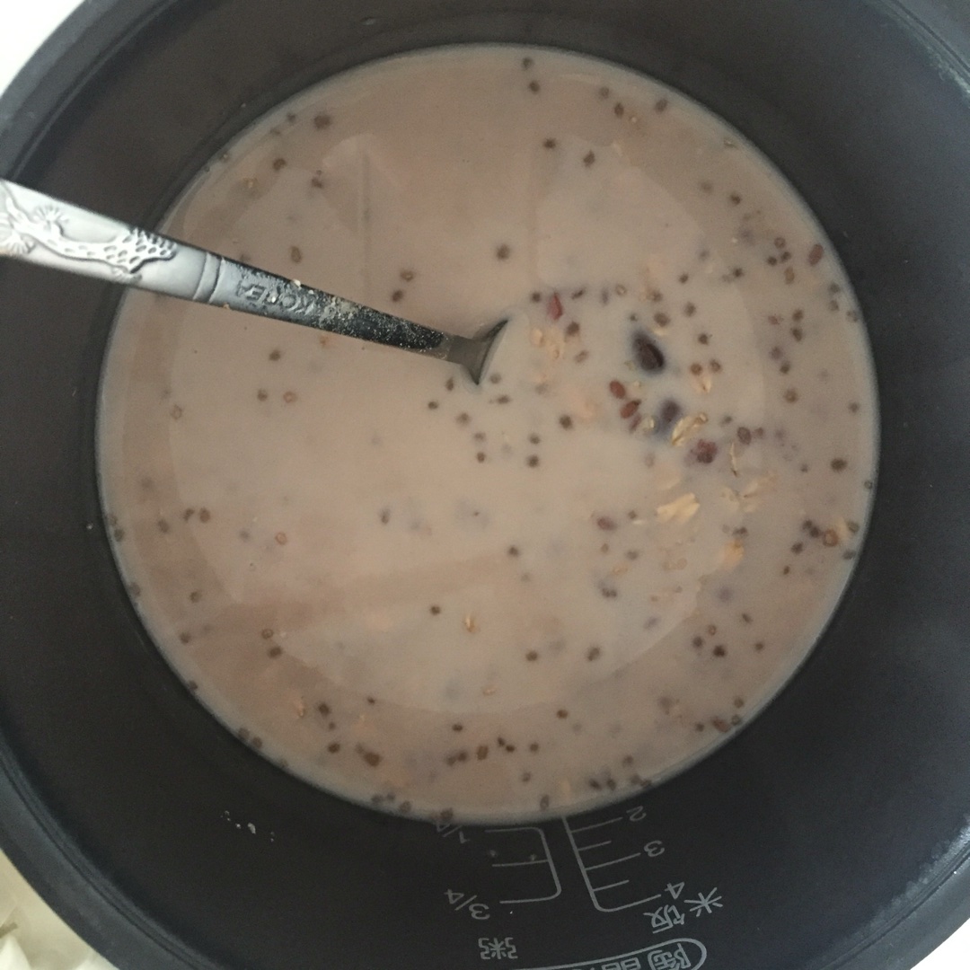 紅豆薏仁牛奶麥片粥的做法 步骤4