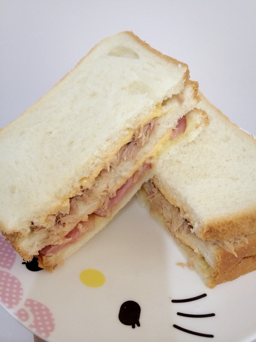吞拿魚火腿三明治的做法 步骤8
