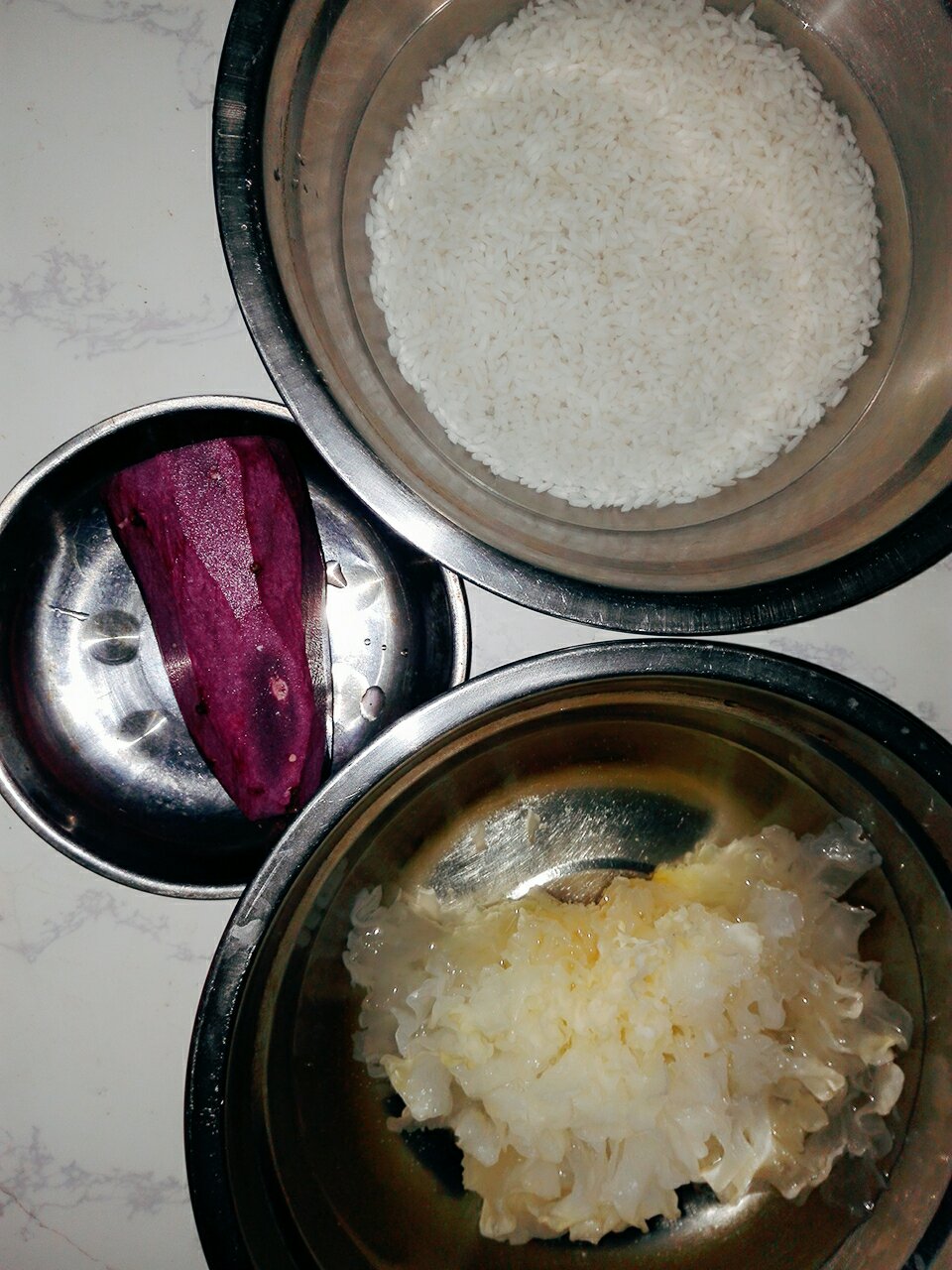 紫薯糯米銀耳粥的做法 步骤1