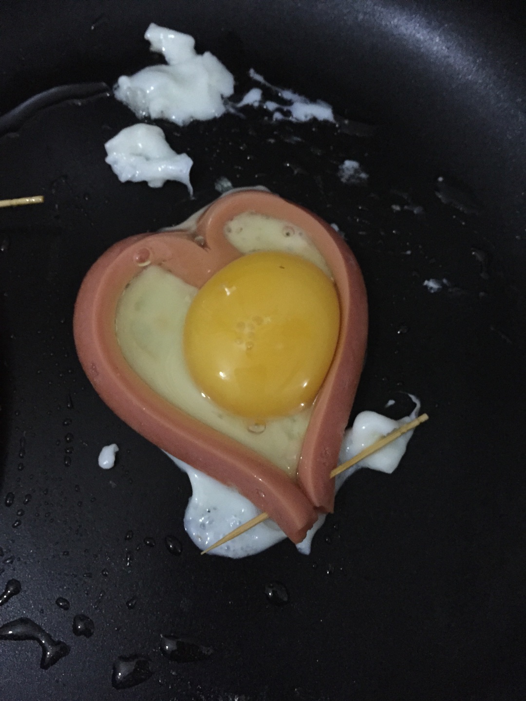 愛心❤️火腿雞蛋的做法 步骤2
