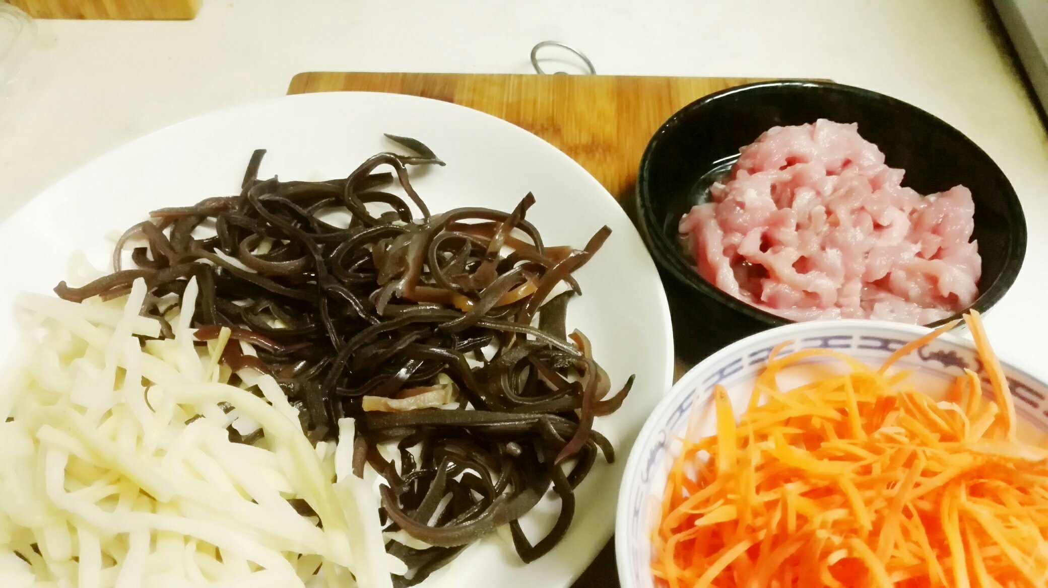 海派魚香肉絲的做法 步骤1