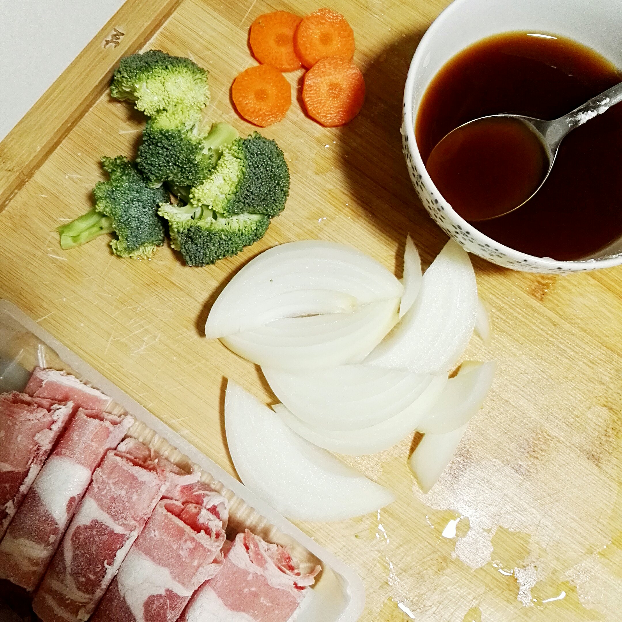 日式牛肉飯的做法 步骤1