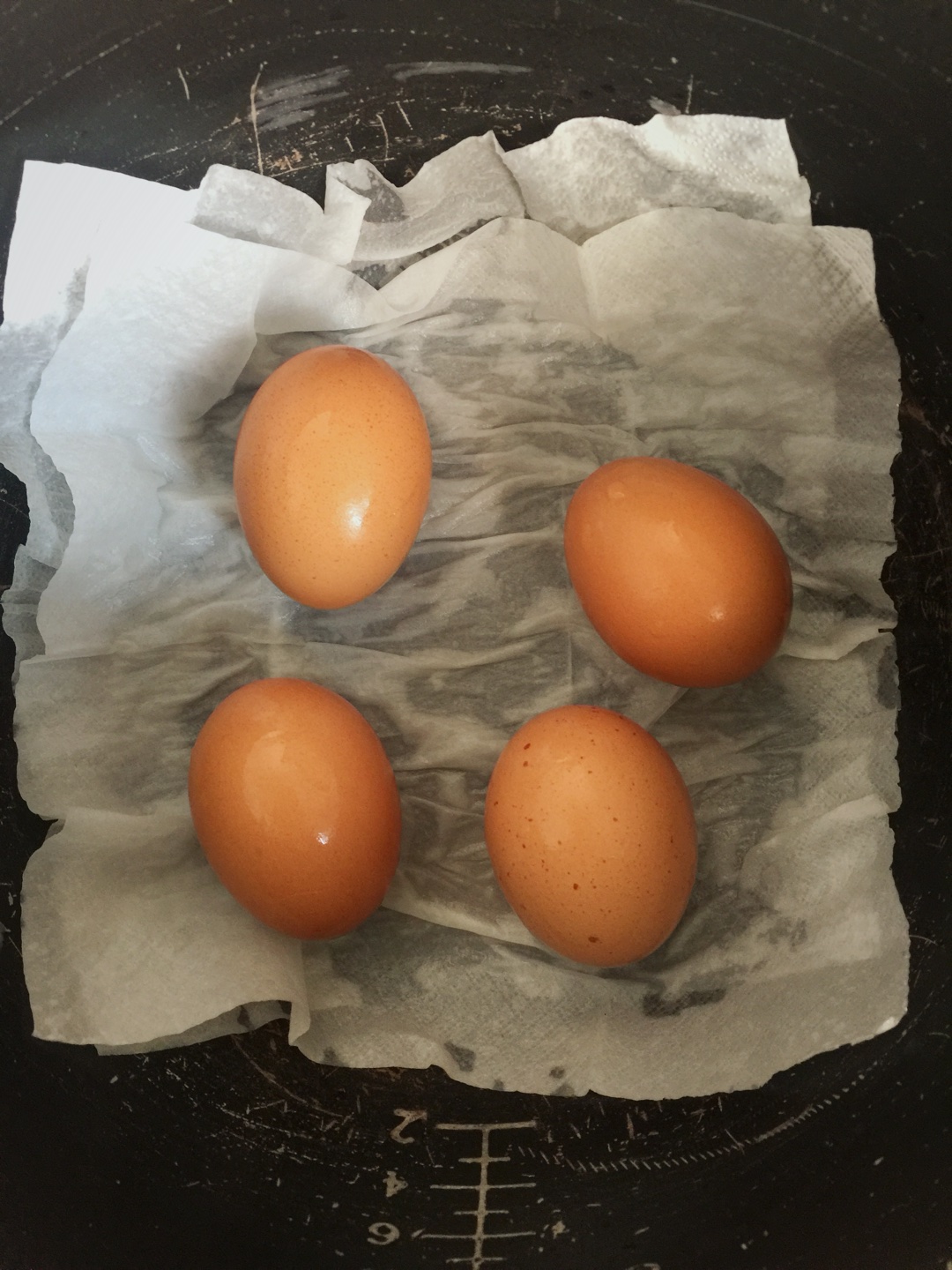電飯煲煮雞蛋的做法 步骤1