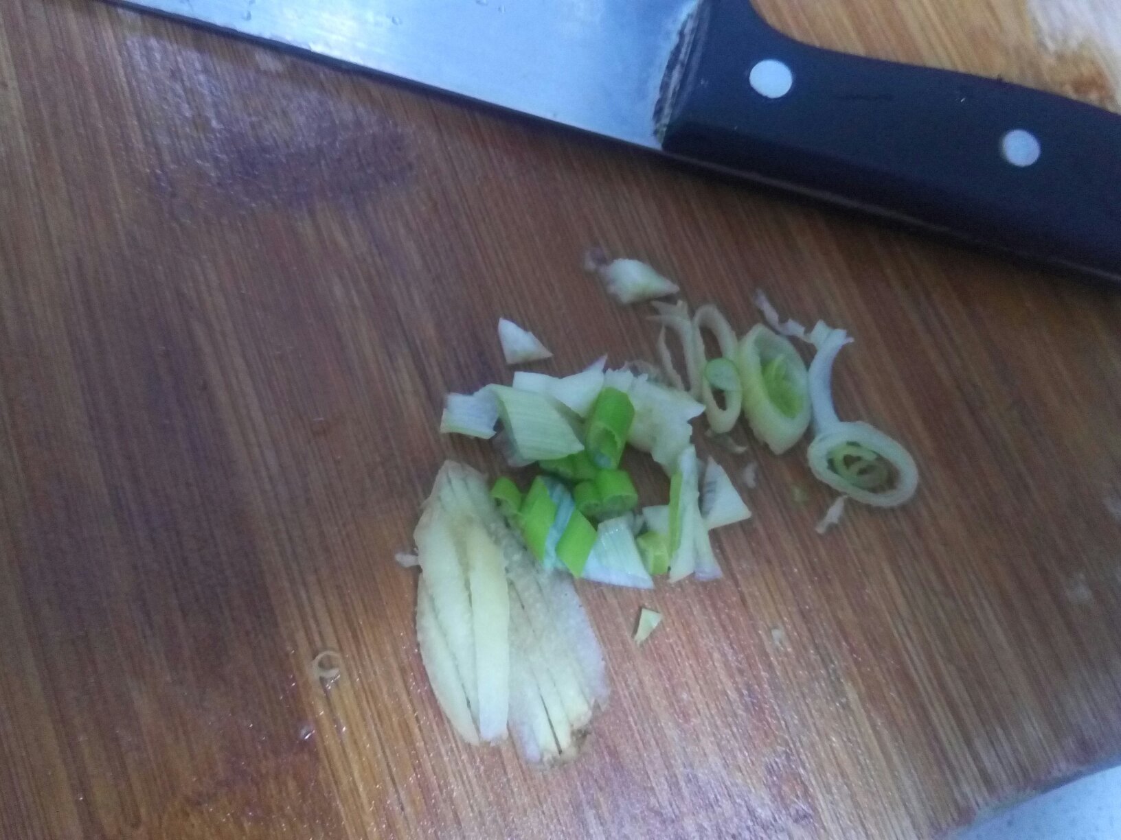 土豆燒雞爪的做法 步骤2