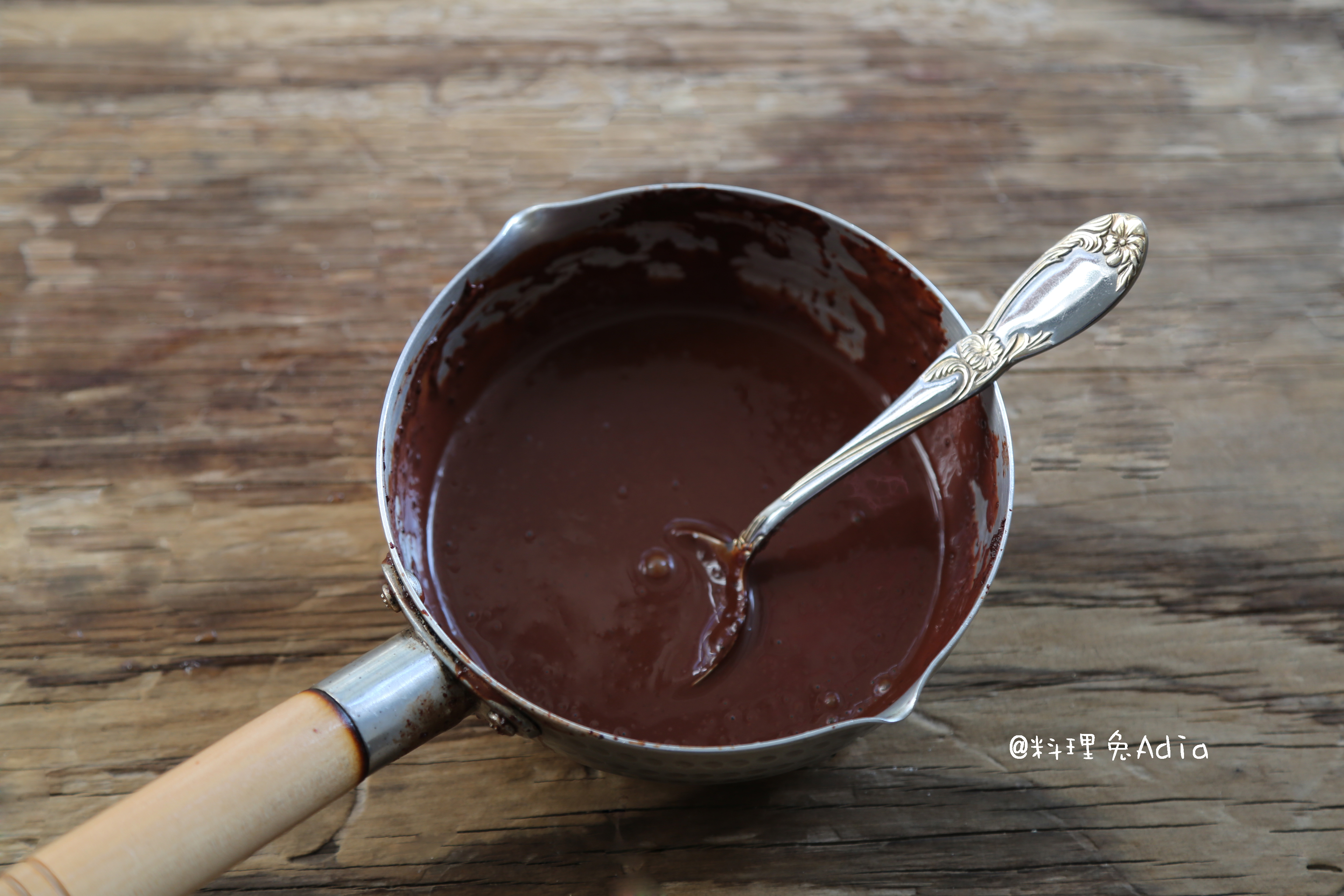 巧克力淋面抹茶千層蛋糕的做法 步骤11