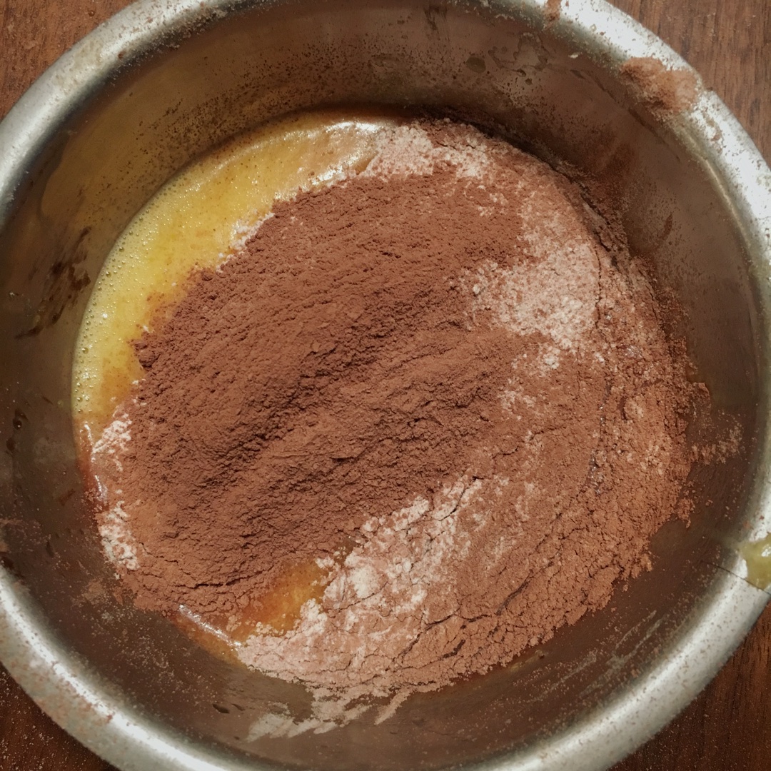 輕奢派—巧克力樹樁蛋糕的做法 步骤3