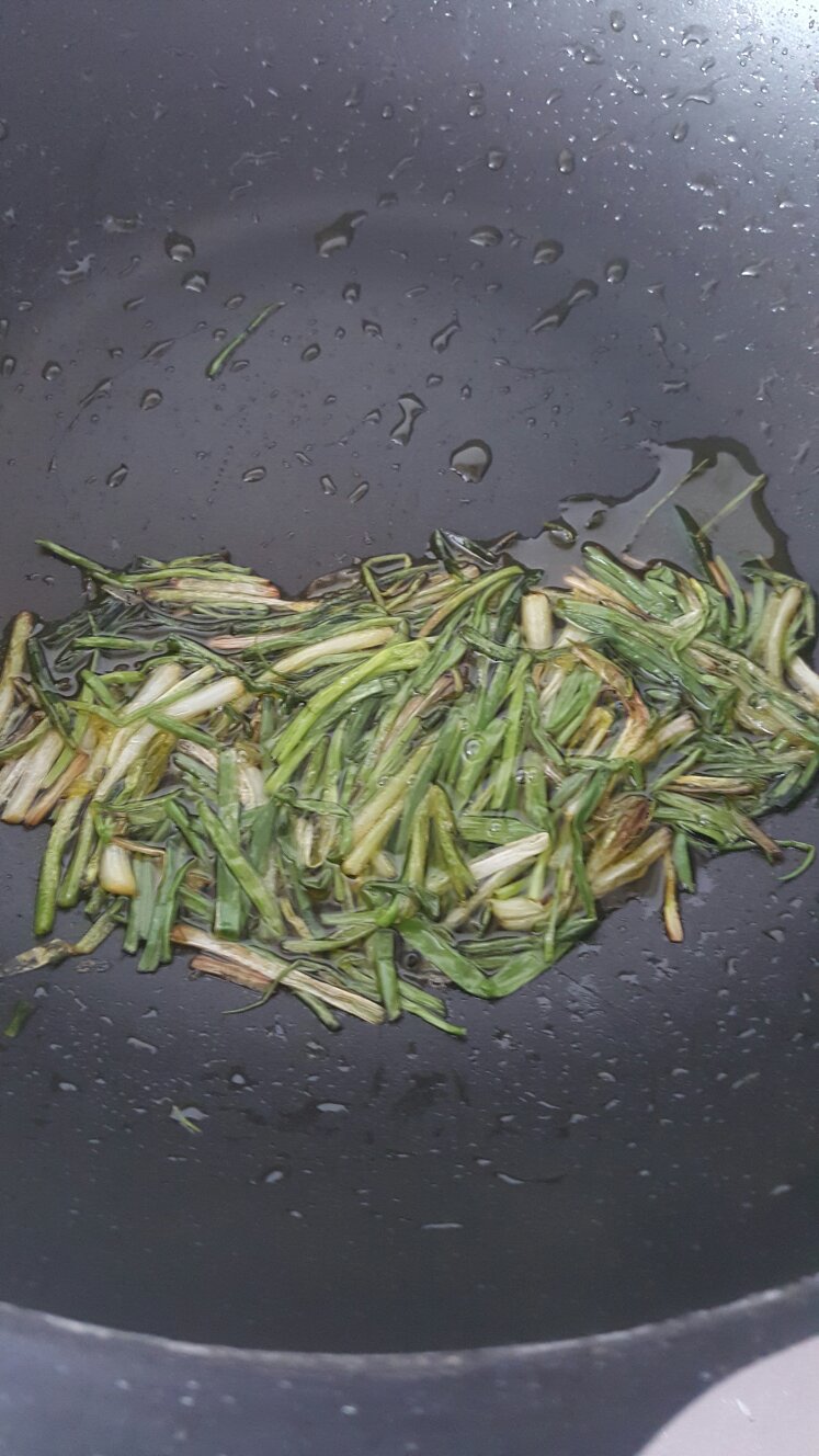 上海蔥油拌面（小時候的味道）的做法 步骤2