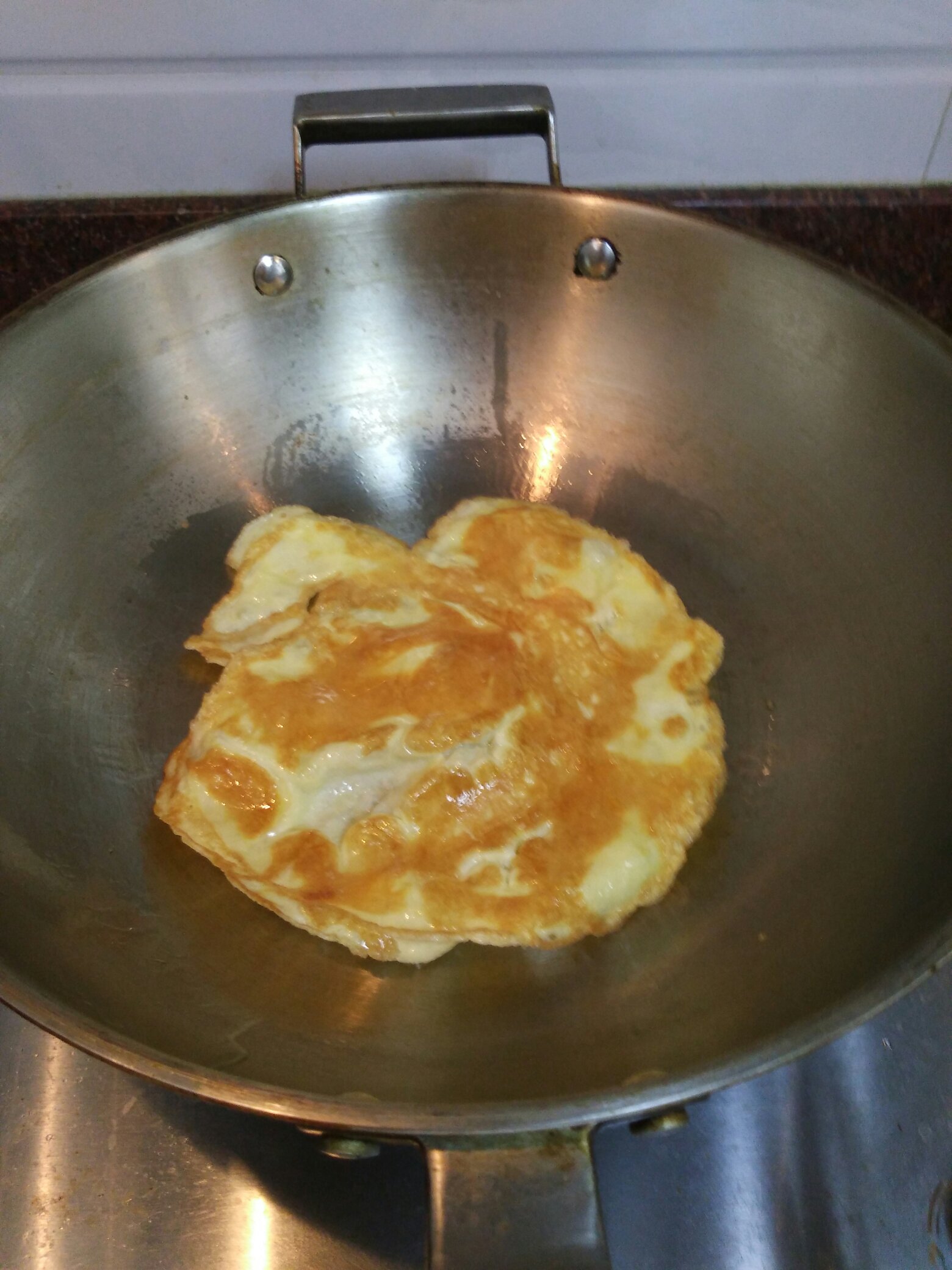 快手早餐之煎蛋煮面線的做法 步骤2