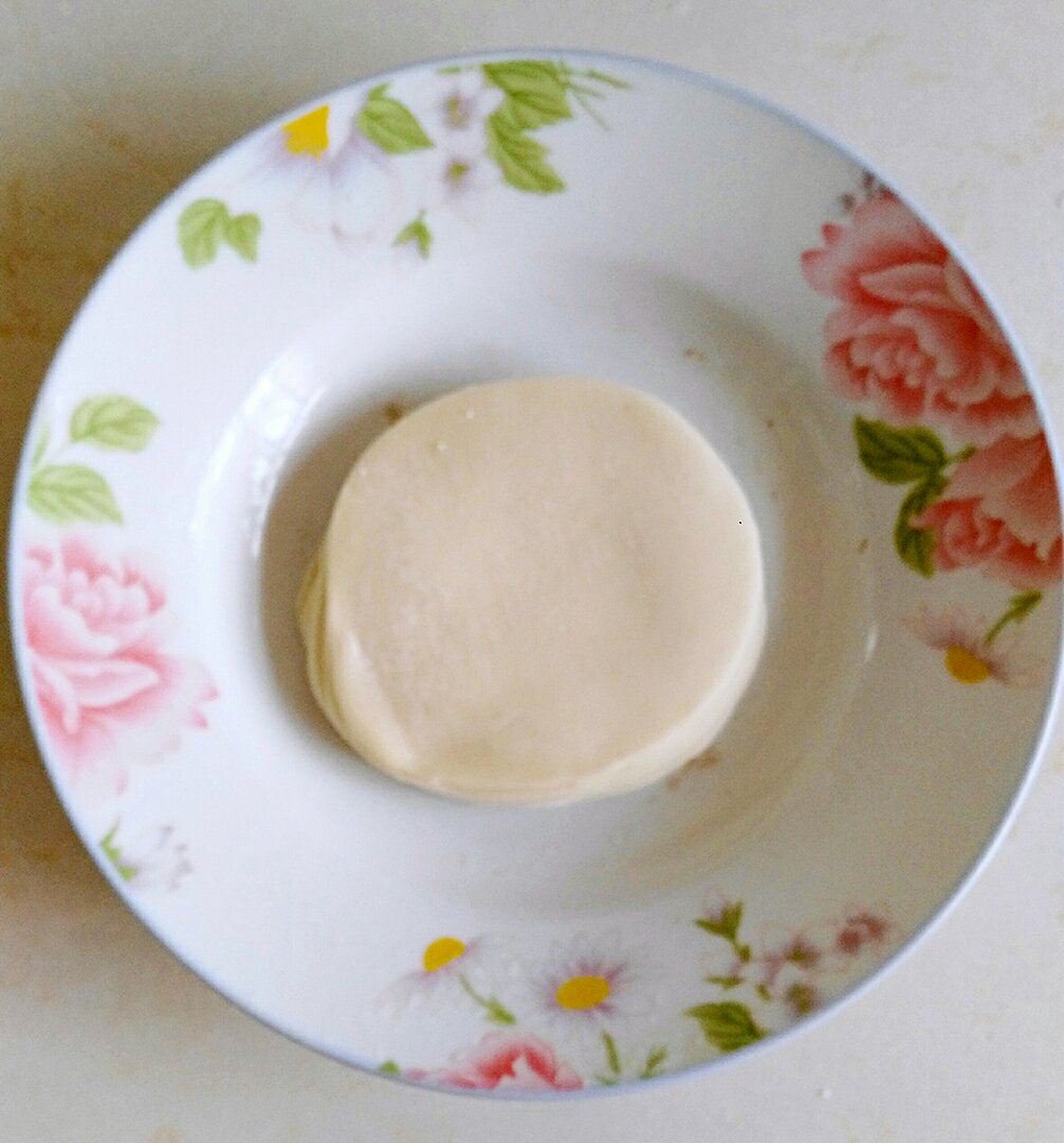 香酥餃子皮雞蛋灌餅的做法 步骤1