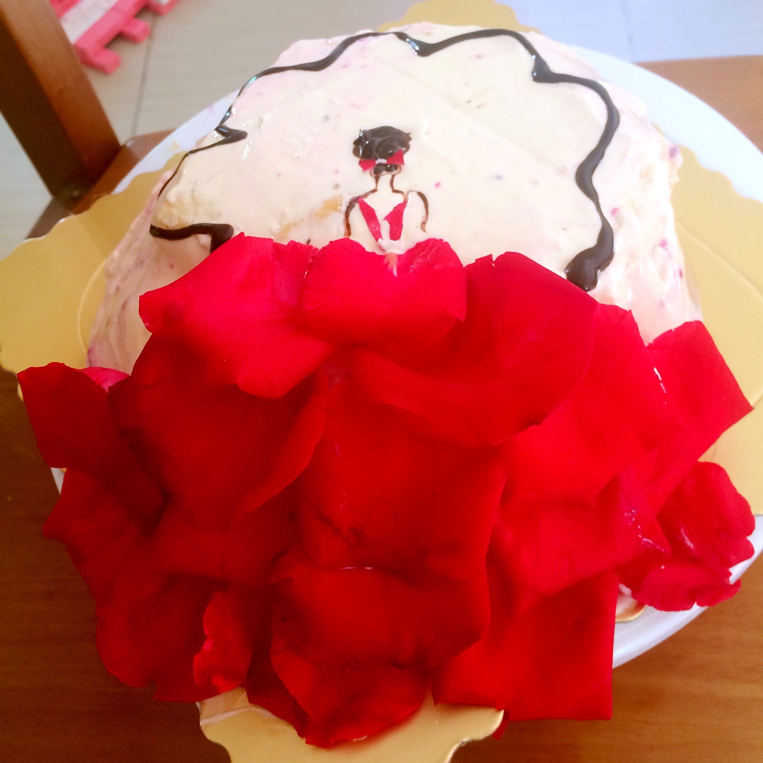 酸奶戚風蛋糕（8寸）玫瑰花瓣蛋糕的做法 步骤6