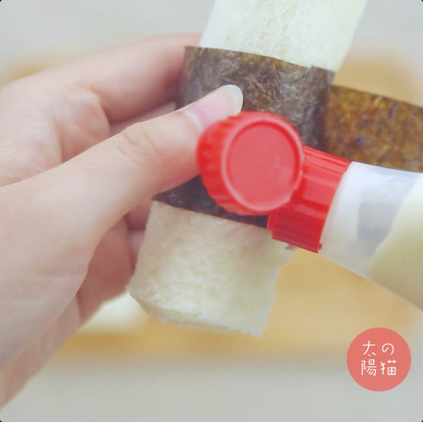 海苔吐司肉松卷∣太陽貓早餐的做法 步骤3