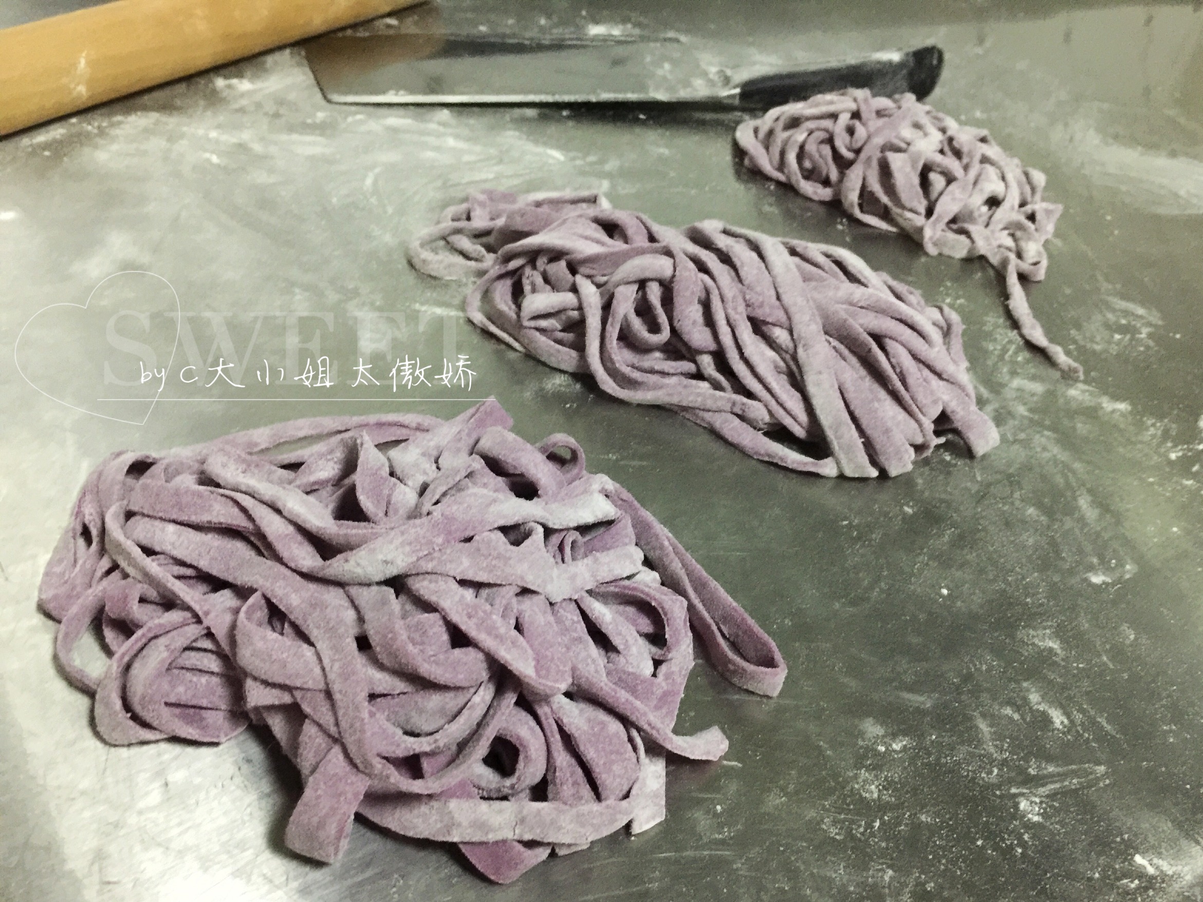 手工紫薯面的做法 步骤6