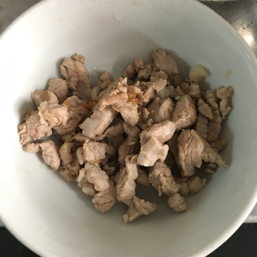 帶豆茭白肉絲炒面的做法 步骤2